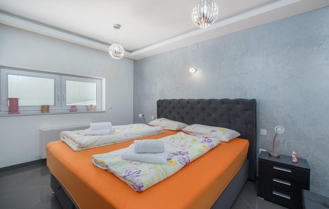 Modern Apartments With Shared Pool Near The Sea 普拉 外观 照片